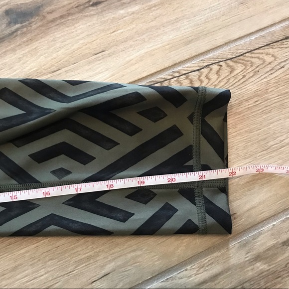 Lululemon Wunder Under Crop - Chevron Fatigue - Picture 4 of 8